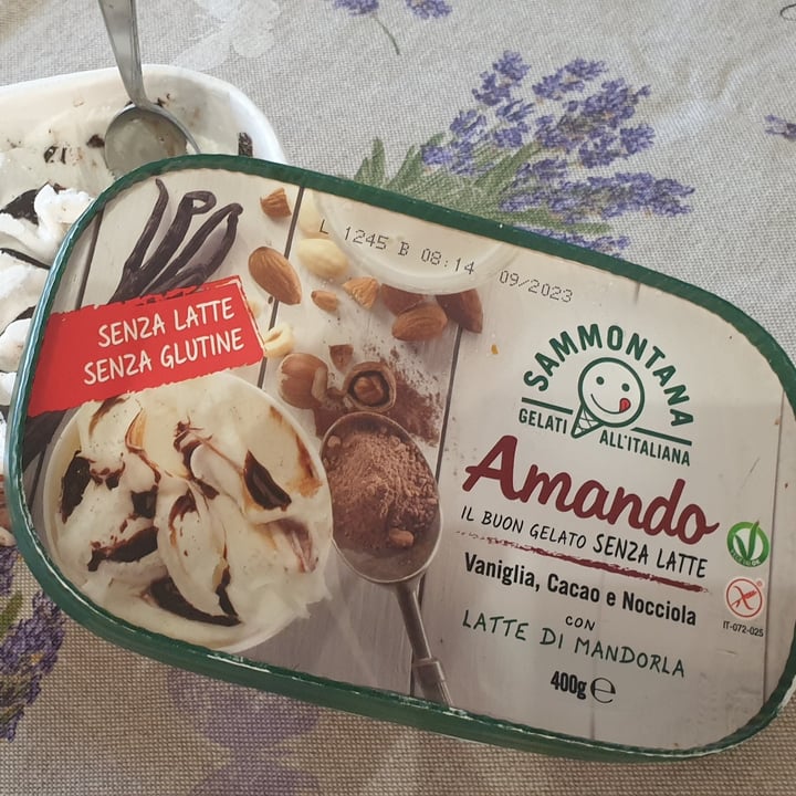 review photo of Sammontana Amando Sammontana gelato Vaniglia Cacao Nocciola shared by @vale46 on 14 Mar 2022 - review