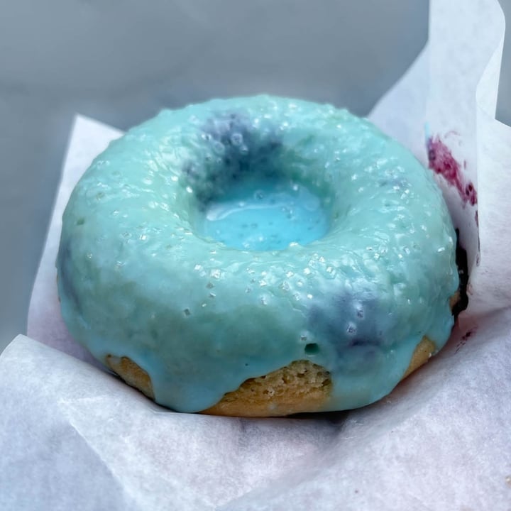 photo of Café 1610 Blueberry Donut shared by @lizmaselli on  28 Feb 2021 - review