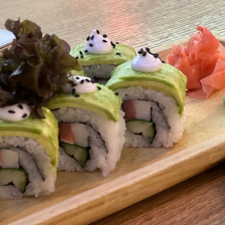 photo of Teng Bespoke Avocado roll shared by @biapol on  16 Jan 2022 - review