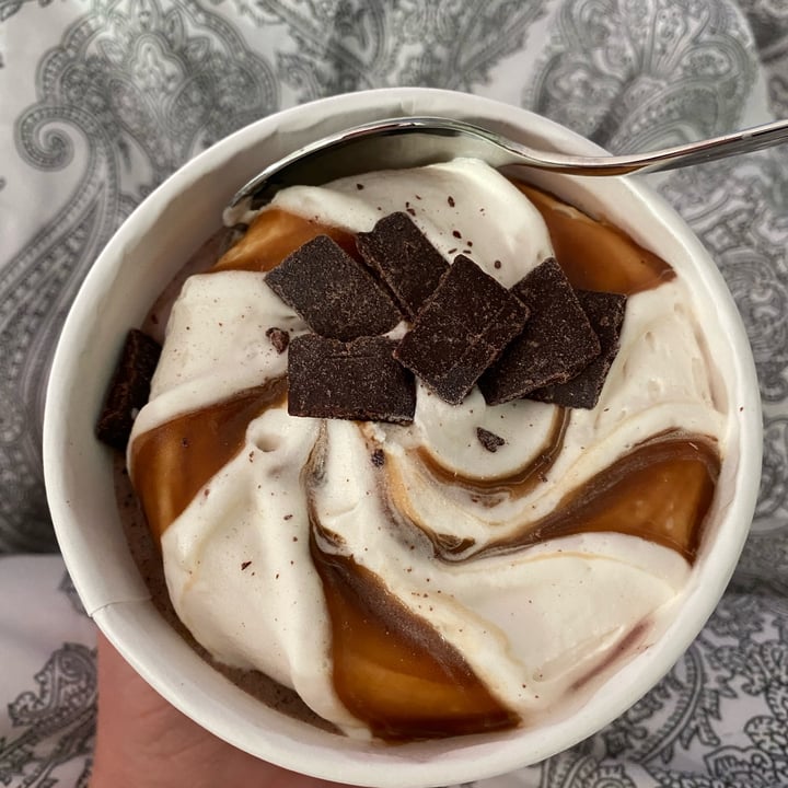 review photo of Ben & Jerry's Berry Revolutionary (Sundae) shared by @klara92vegan on 06 Jun 2022 - review