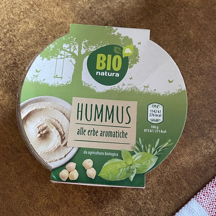 review photo of ALDI Hummus Alle Erbe Aromatiche shared by @kabu on 25 May 2022 - review