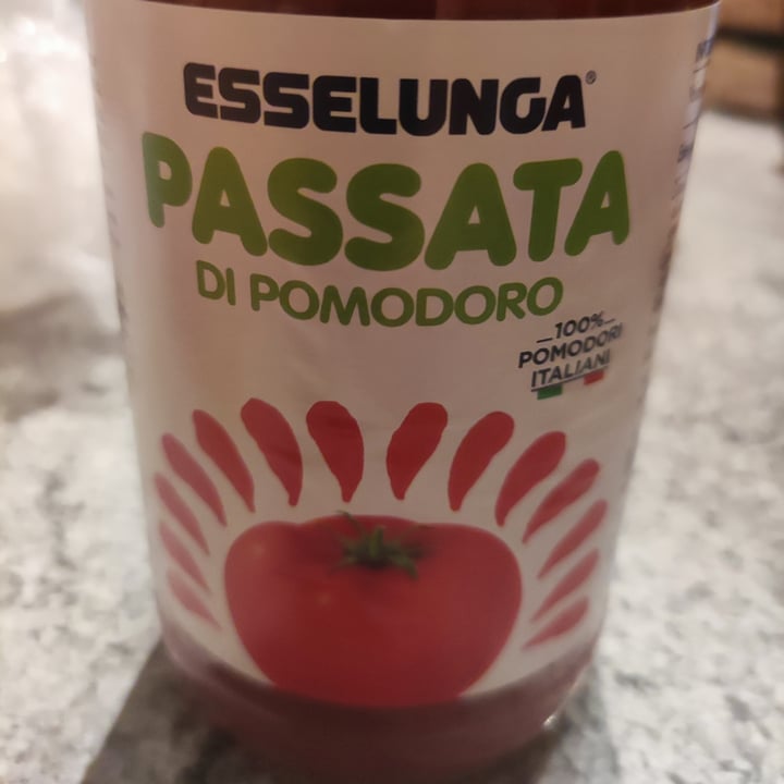 photo of  Esselunga Passata di pomodoro shared by @user123987 on  27 Apr 2022 - review