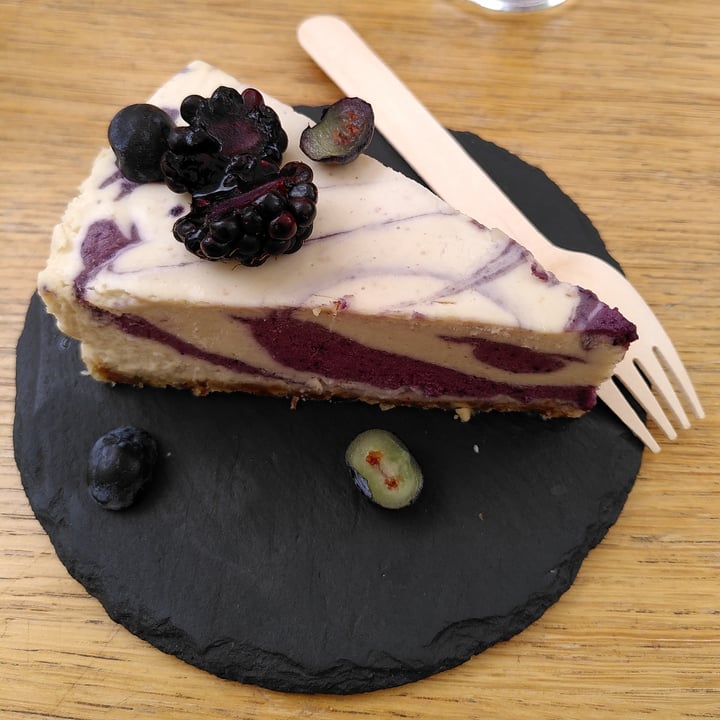 photo of #RAW VEGAN FIRENZE Raw Cake shared by @maffi1810 on  05 Sep 2021 - review