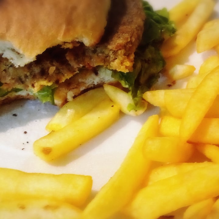 review photo of La taberna rock Hamburguesas de lentejas shared by @elartedelbuencomer on 20 Apr 2021 - review