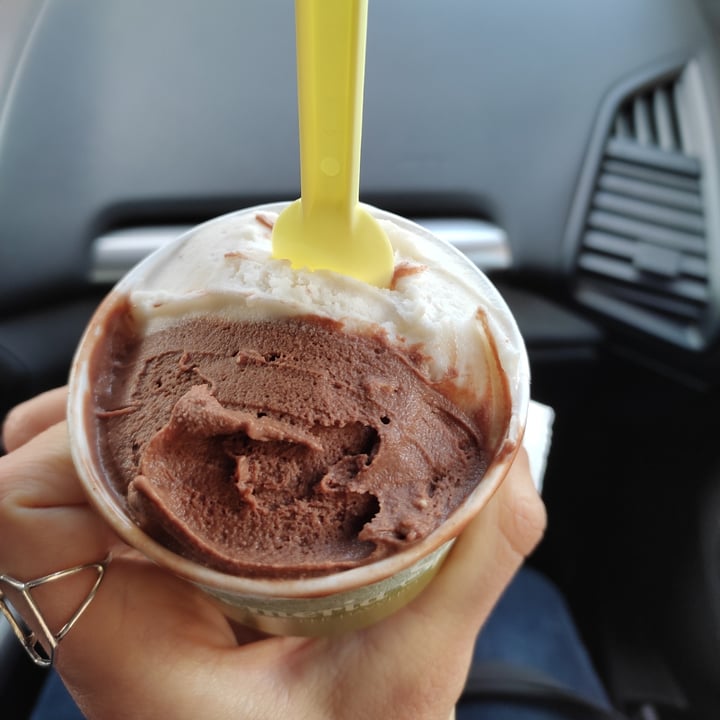 review photo of Cremeria Spinola gelato mandorla e bacio veg shared by @diana17 on 28 Apr 2022 - review