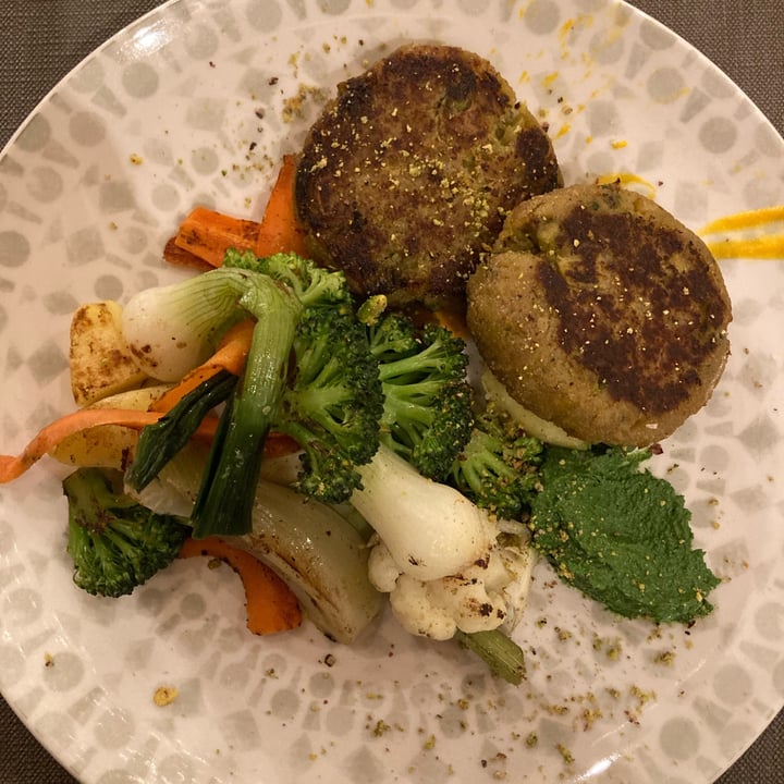 review photo of Il Giardino - green restaurant Burger di riso e verdure con contorno di verdure di stagione shared by @valentinamaso on 12 Mar 2022 - review