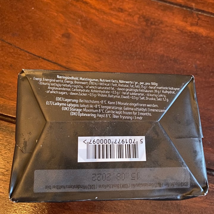 photo of Naturli' Naturli Organic Vegan Block shared by @zwoelfe on  06 May 2022 - review