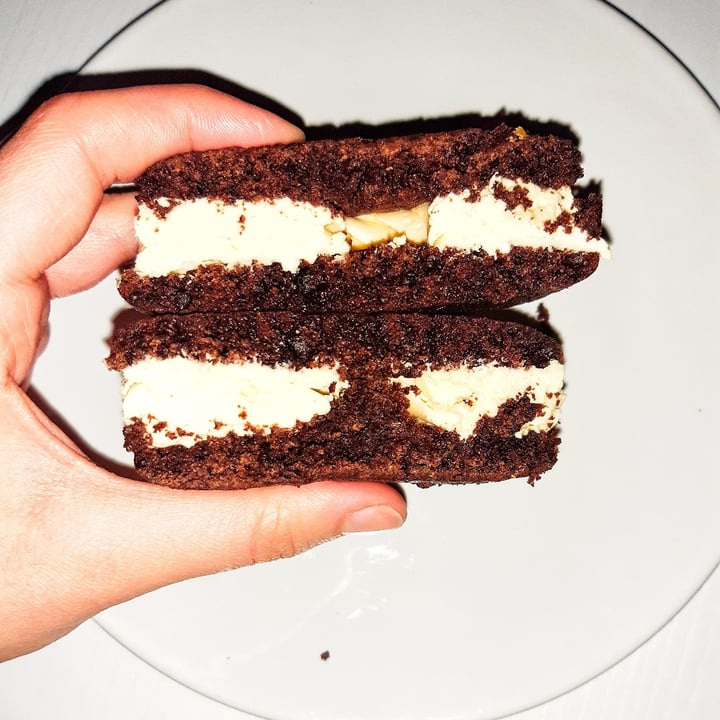 photo of Bodigo Whoopie Vegan Pie Chocolate Caramel shared by @littleveganpanda on  17 Feb 2021 - review