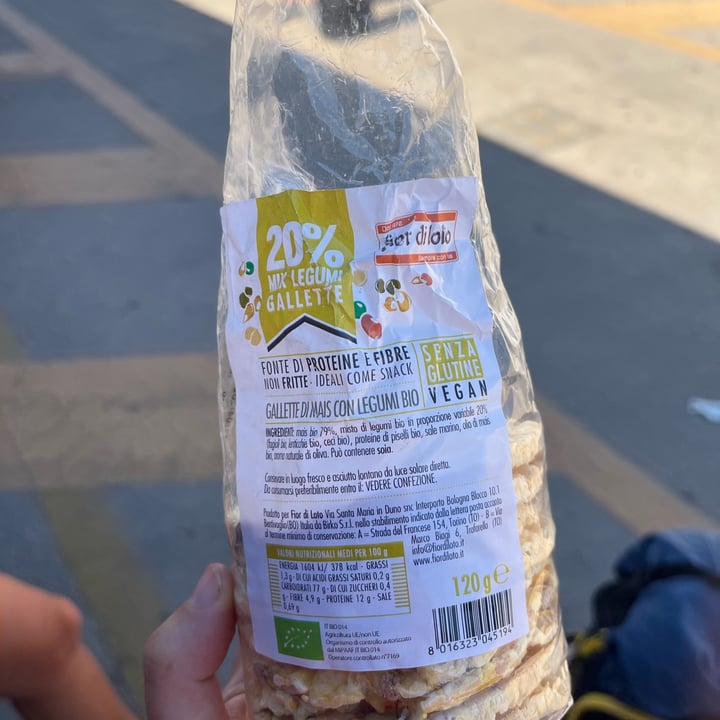 review photo of Fior di Loto Gallette di mais con legumi bio shared by @ceciuilia on 29 Jul 2022 - review
