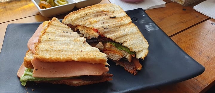 photo of Vegattos Club Sándwich shared by @calci-fer on  23 Mar 2020 - review