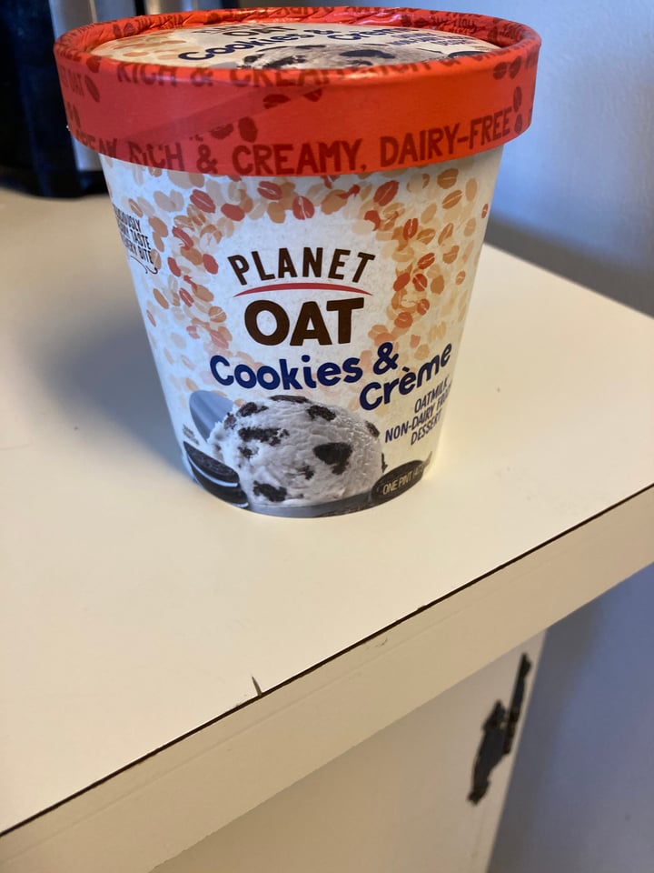 photo of Planet Oat Cookies & Cream Oatmilk Ice Cream shared by @maesti on  12 Sep 2022 - review