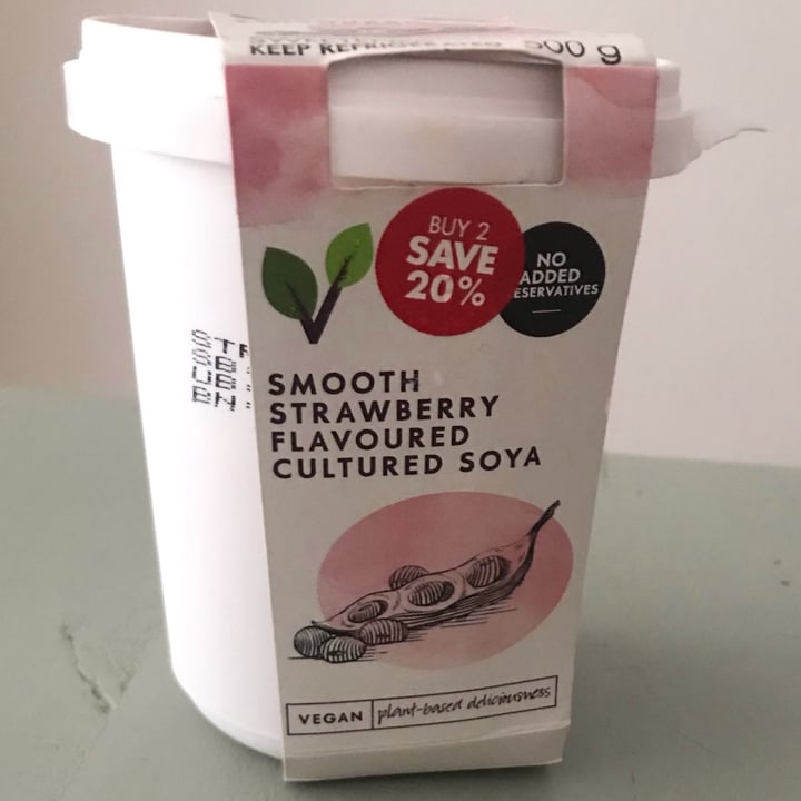 photo of Woolworths Food Strawberry soya yoghurt shared by @harmlessimpact on  24 Sep 2022 - review