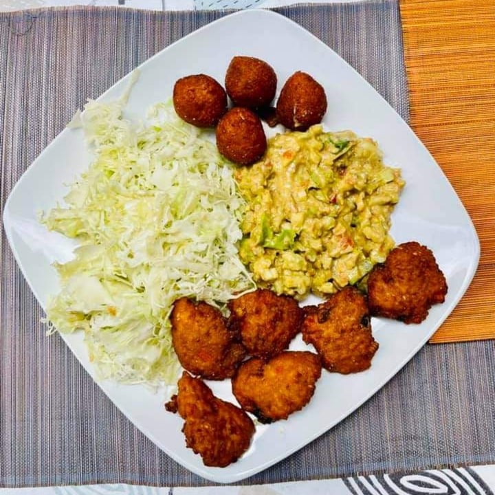 photo of Veg Point Falafel con insalata di Sedano in salsa di avocado shared by @illy1410 on  14 Apr 2022 - review