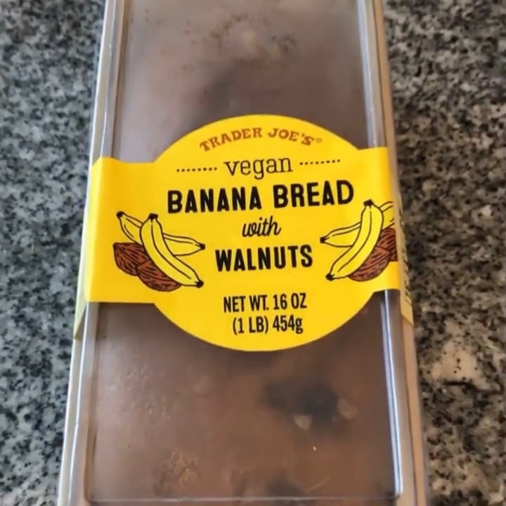 photo of Trader Joe's Vegan Banana Bread with Walnuts shared by @sandyvilletti on  26 Dec 2020 - review