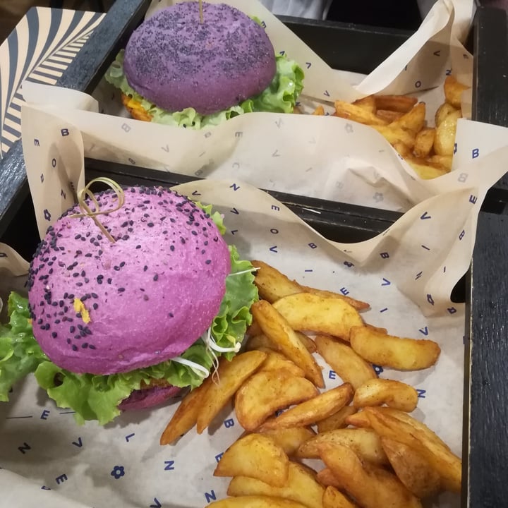 photo of Flower Burger Cherry Bomb shared by @misswallace on  28 Nov 2021 - review