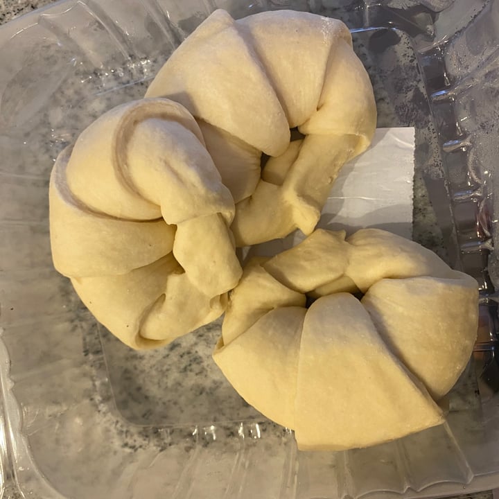 photo of Whole Foods Market Frozen Vegan Croissants shared by @abadgevegan on  08 Jan 2022 - review