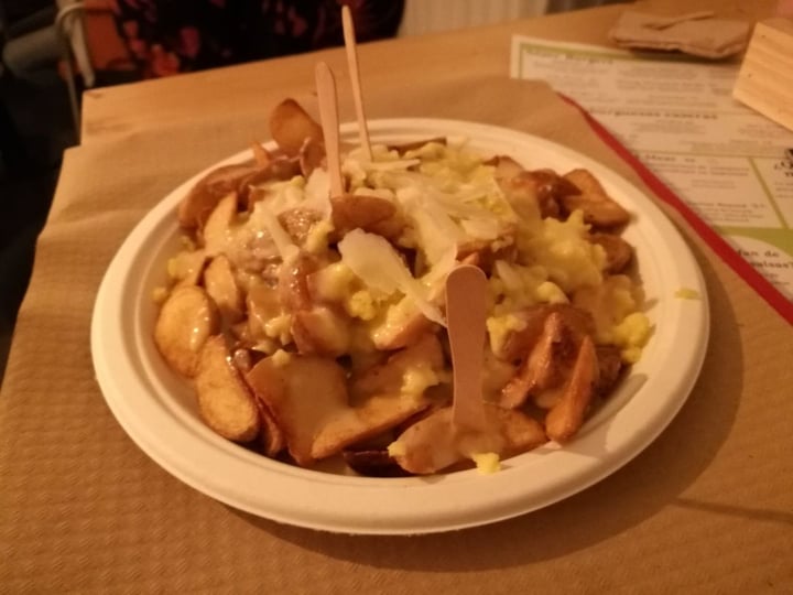 review photo of Vegan Queen Patatas 4 Kesos shared by @ferlznn on 21 Oct 2019 - review