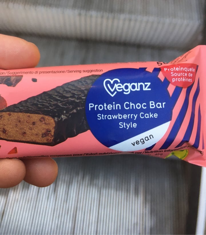 photo of Veganz Protein Choc Bar Strawberry Cake Style shared by @paulaschnecke on  25 May 2020 - review