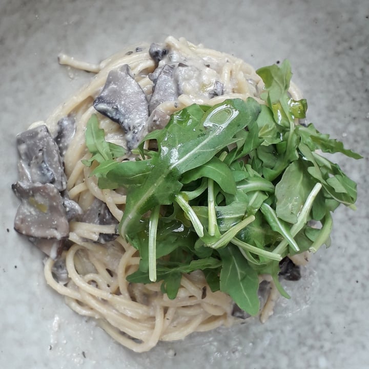 photo of Genius Central Singapore Creamy Mushroom Pasta shared by @veganfoodieomgopnik on  08 Jan 2021 - review