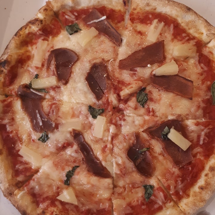photo of MANSO PIZZERIA Pizza Hawaiana shared by @thestingyvegan on  08 Oct 2020 - review