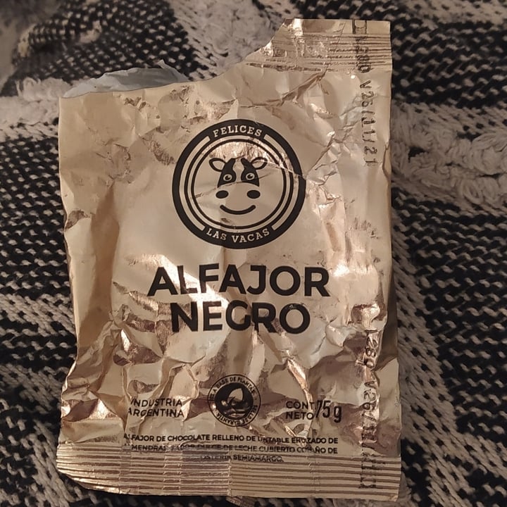 review photo of Felices Las Vacas Alfajor Negro shared by @viqui17 on 27 Dec 2021 - review