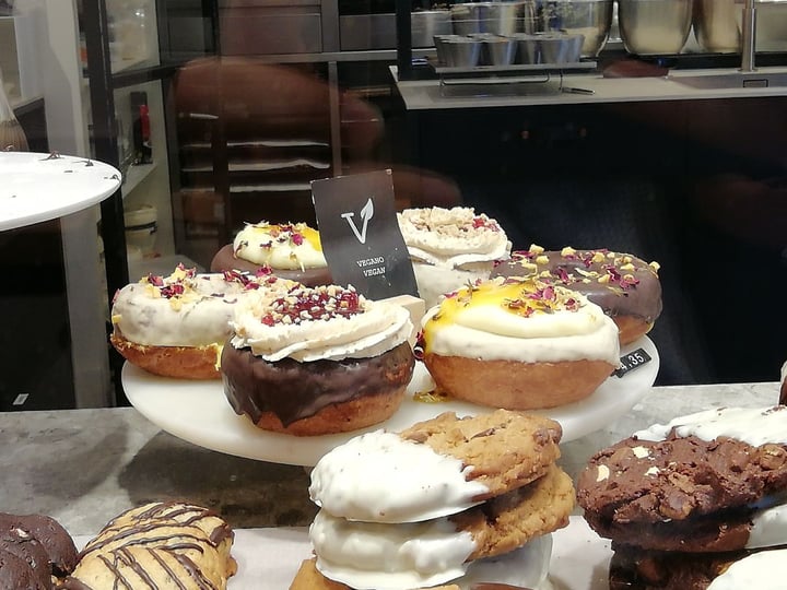 photo of Chök The Chocolate Kitchen Kronut shared by @estelamagrini on  31 Mar 2020 - review