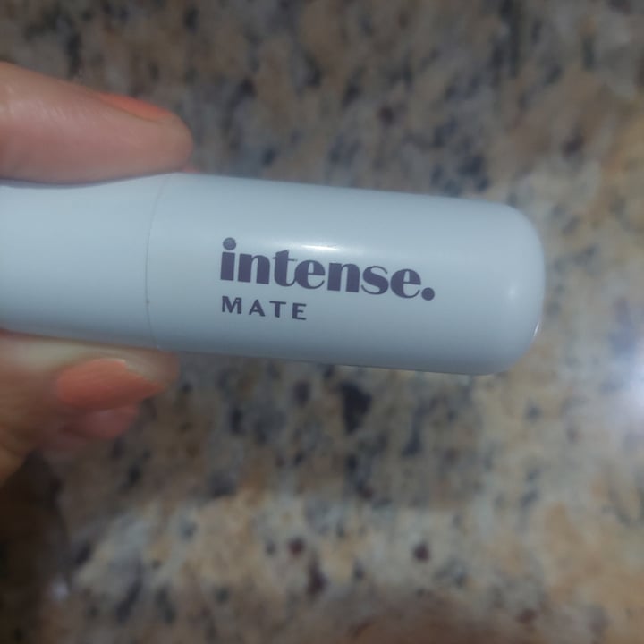 photo of O Boticário Batom Intense Superfresh shared by @anabm10 on  09 May 2022 - review