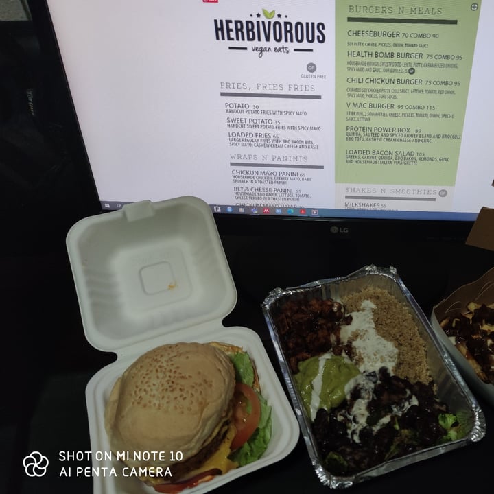 photo of Herbivorous Vegan Chilli Chicken Cheese Burger shared by @sdasneves on  11 Jun 2020 - review