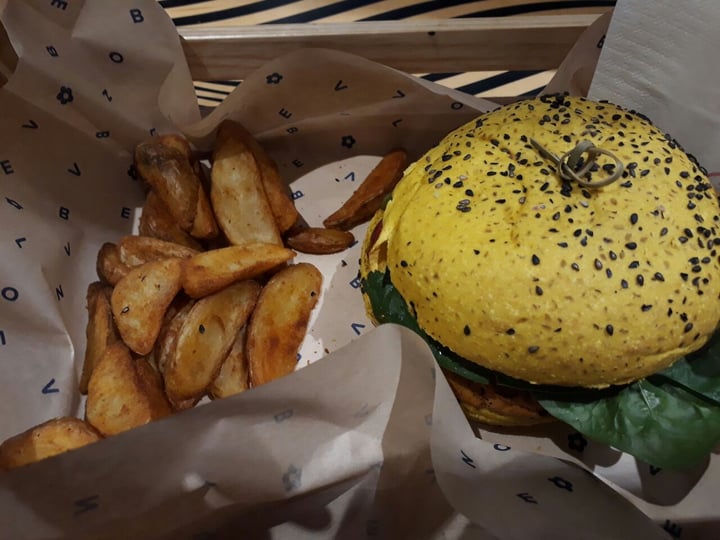 photo of Flower Burger Spicy Cecio shared by @giovannieugenio on  07 Aug 2022 - review
