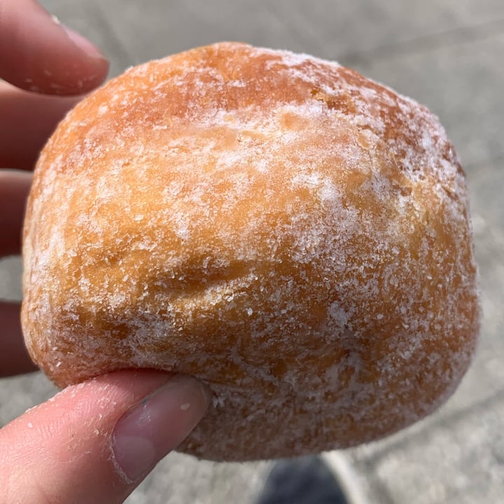review photo of Tesco Jam donuts shared by @veganfooduk on 21 May 2022 - review