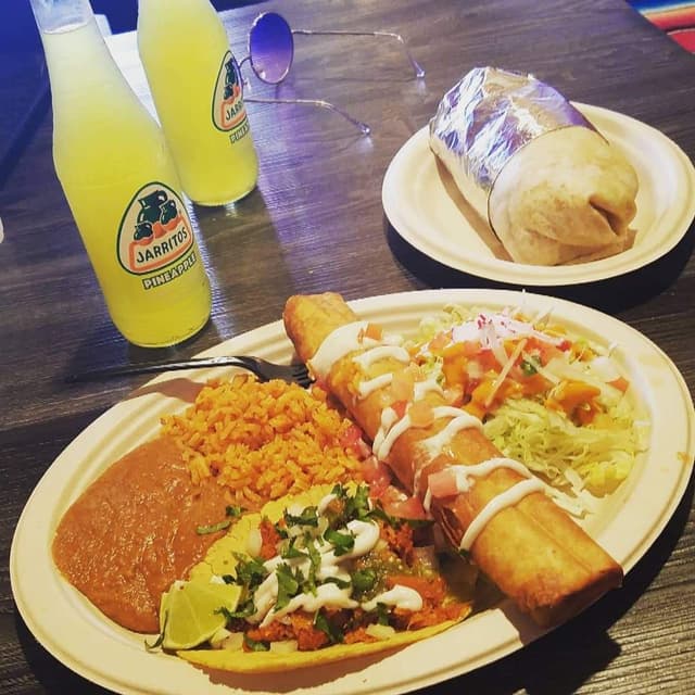 菜肴“Taco and flauta”的照片