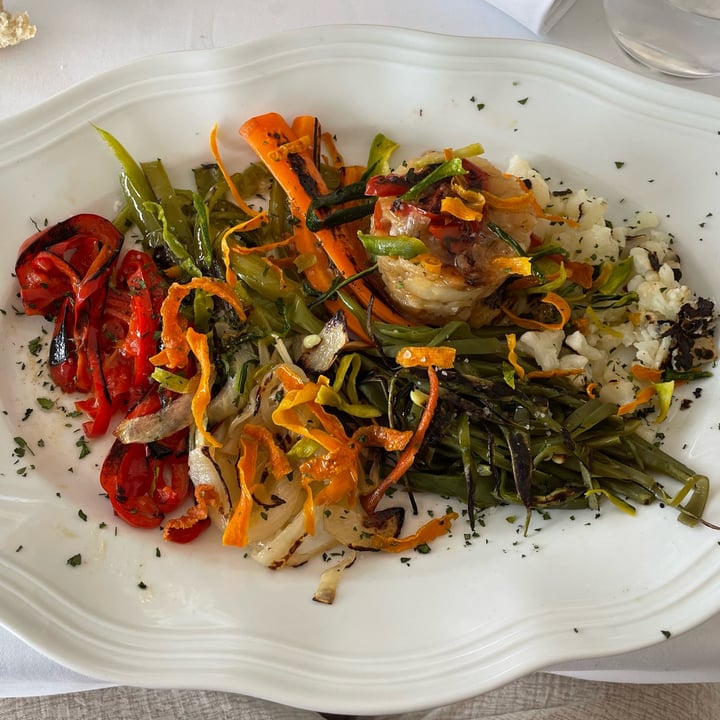 photo of Marisquería Urdín parrillada de verduras shared by @noeee on  20 Jul 2022 - review