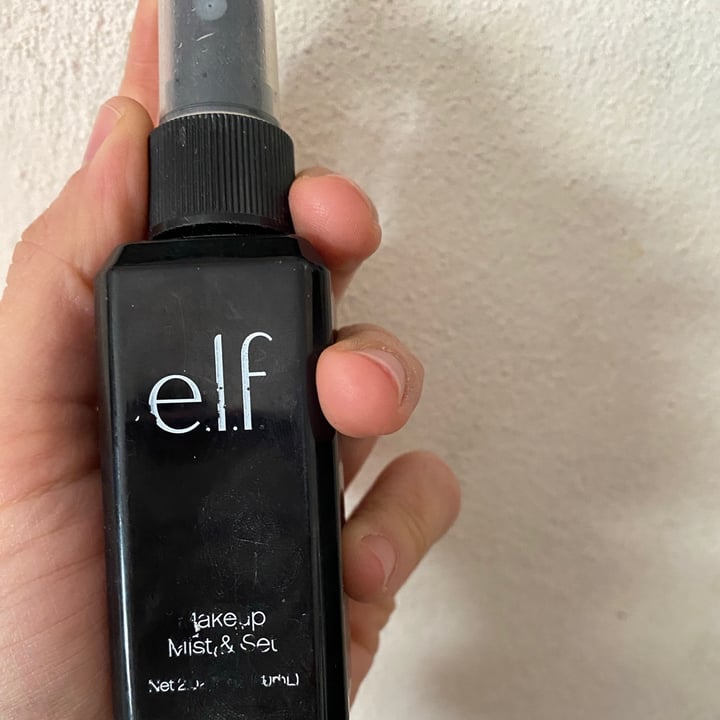 photo of e.l.f. Cosmetics Makeup Mist & Set shared by @akgonzd on  20 Dec 2020 - review
