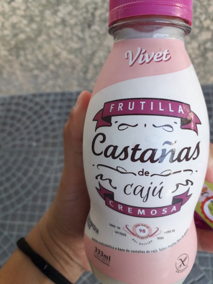 photo of Vívet Leche de Castañas de Caju sabor Frutilla Cremosa shared by @rominaduarte1705 on  10 Dec 2019 - review