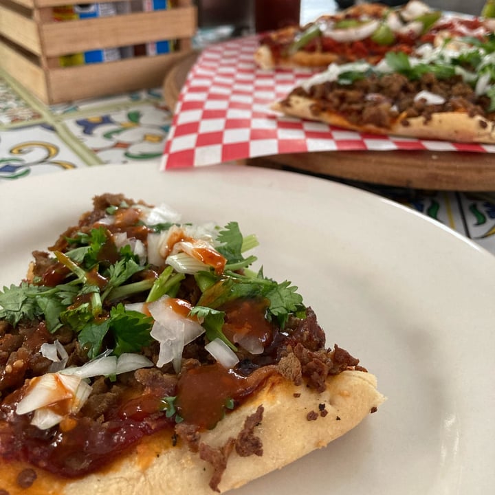 photo of VG PIZZA Pizza mexicana con suadero shared by @alxjandra on  23 Apr 2022 - review