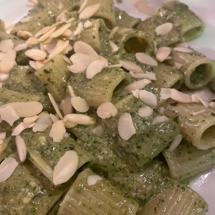 photo of Ristorante Cantina 26 Mezze maniche con pesto di ruchetta, olive taggiasche e mandorle shared by @gioglyy on  05 Oct 2021 - review