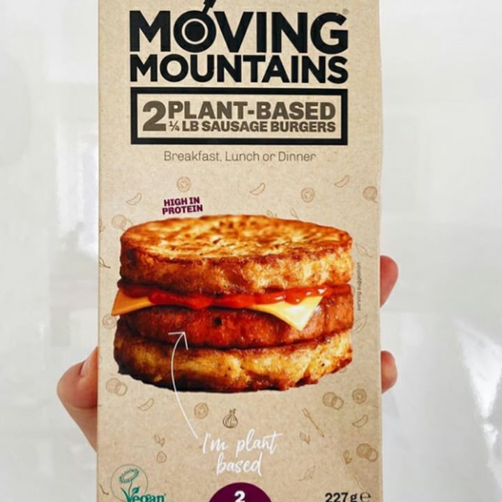 photo of Moving Mountains 2 plant-based 1/4 lb sausage burguers shared by @samanthaberries on  05 Jan 2021 - review