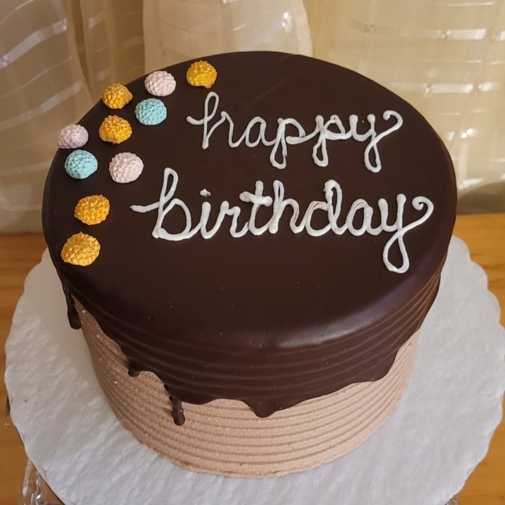 review photo of Hippie Chick Bakery Custom Order Cake shared by @aeowyn on 28 Feb 2022 - review