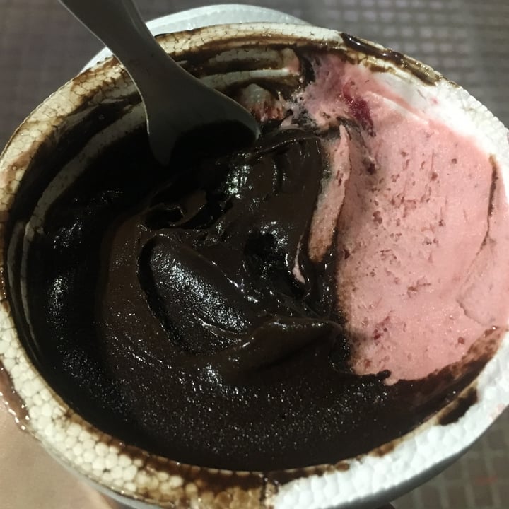 review photo of Rapanui Helado shared by @agusviolatti on 18 Oct 2021 - review