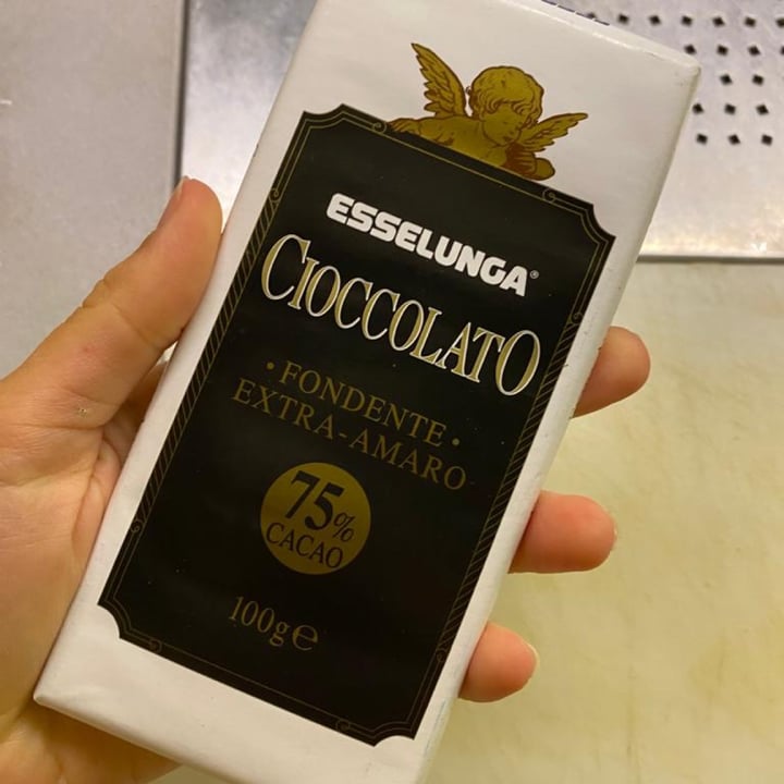 review photo of Esselunga Cioccolato Fondente Extra Amaro 75% Cacao shared by @francescacarrara on 25 Oct 2021 - review