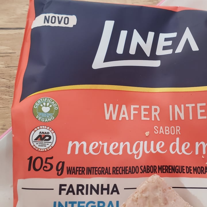 photo of Linea Wafer integral sabor morango shared by @chrissantos on  13 May 2022 - review
