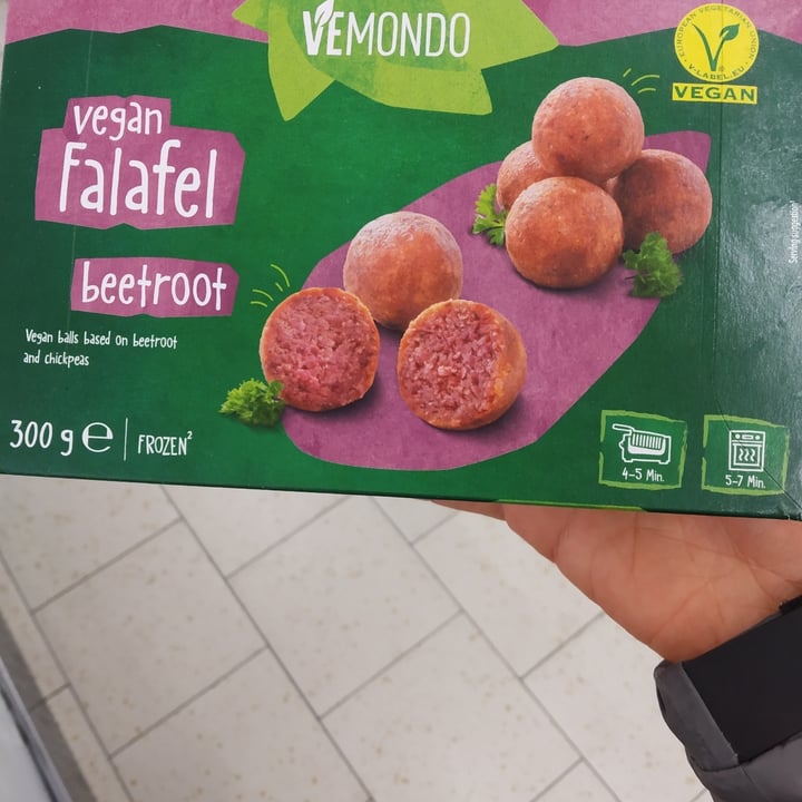 review photo of Vemondo Vegan Falafel Beetroot shared by @loveforanimals on 20 Mar 2022 - review