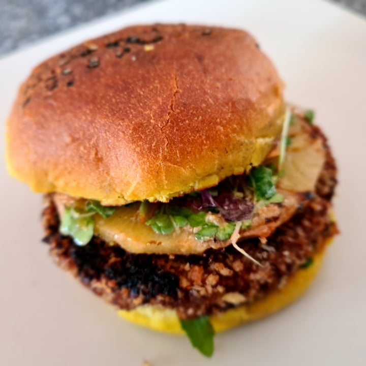 photo of Huntaherb The Islander Burger shared by @kera on  30 Aug 2021 - review