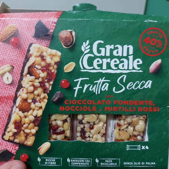 photo of Gran Cereale Barretta Cioccolato Fondente, Nocciole E Mirtilli Rossi shared by @loryunni78 on  12 Oct 2022 - review