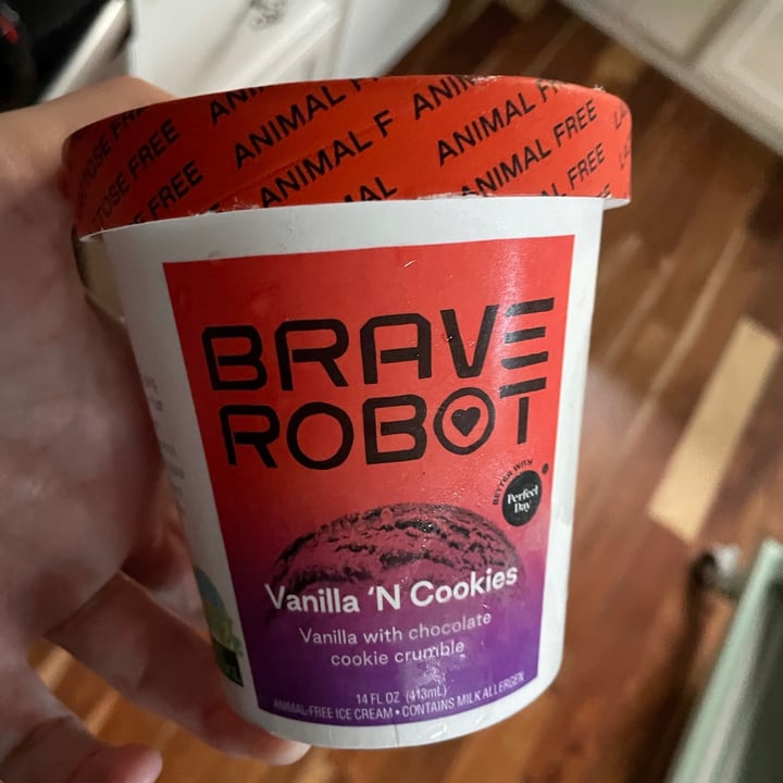 photo of Brave Robot Brave Robot Vanilla 'N Cookies Animal-Free Dairy Ice Cream shared by @naturallyally on  07 Sep 2021 - review