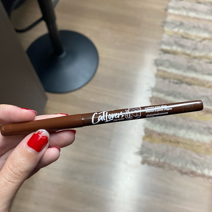 review photo of Vizzela Cosméticos lapiseira para olhos - marrom shared by @kathsz on 17 Jun 2022 - review