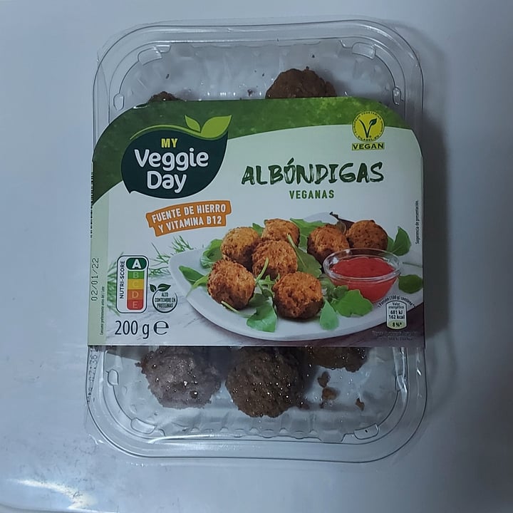 photo of My veggie day Albóndigas shared by @vegeverdeen on  11 Jan 2022 - review