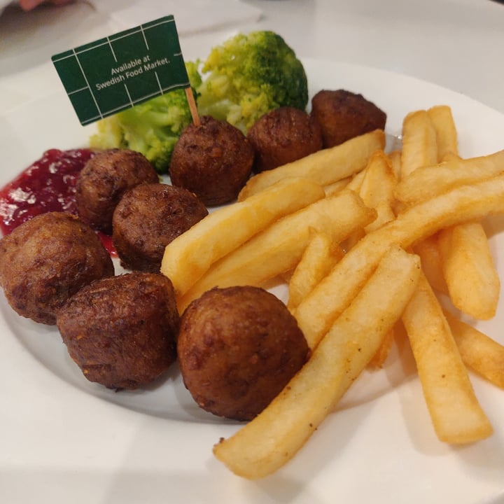 review photo of IKEA Alexandra Plant balls with fries (veganised) shared by @qianyu on 27 Oct 2020 - review