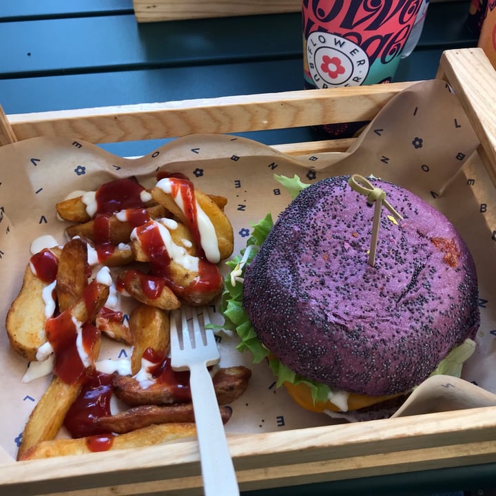 photo of Flower Burger Roma Flower burger shared by @saradiv on  28 Nov 2021 - review