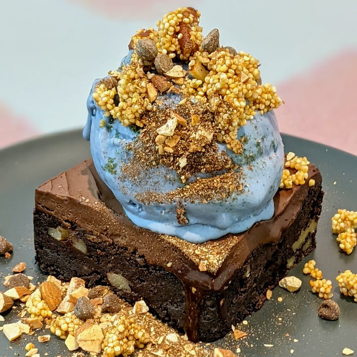 photo of Kind Kones Brownie Sundae shared by @xinru-t on  31 Dec 2021 - review